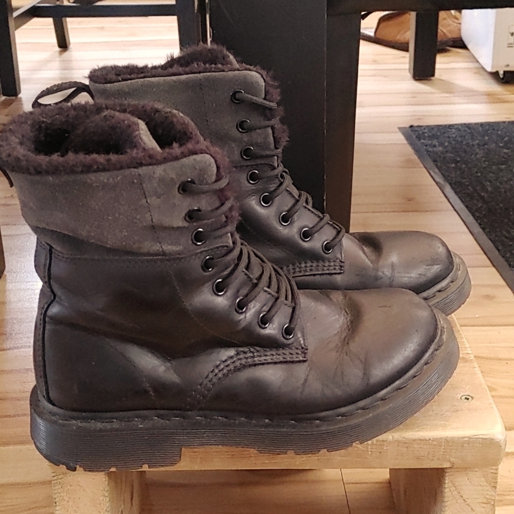 Dr Martens 1460 fur line black winter boots size 9 (40)